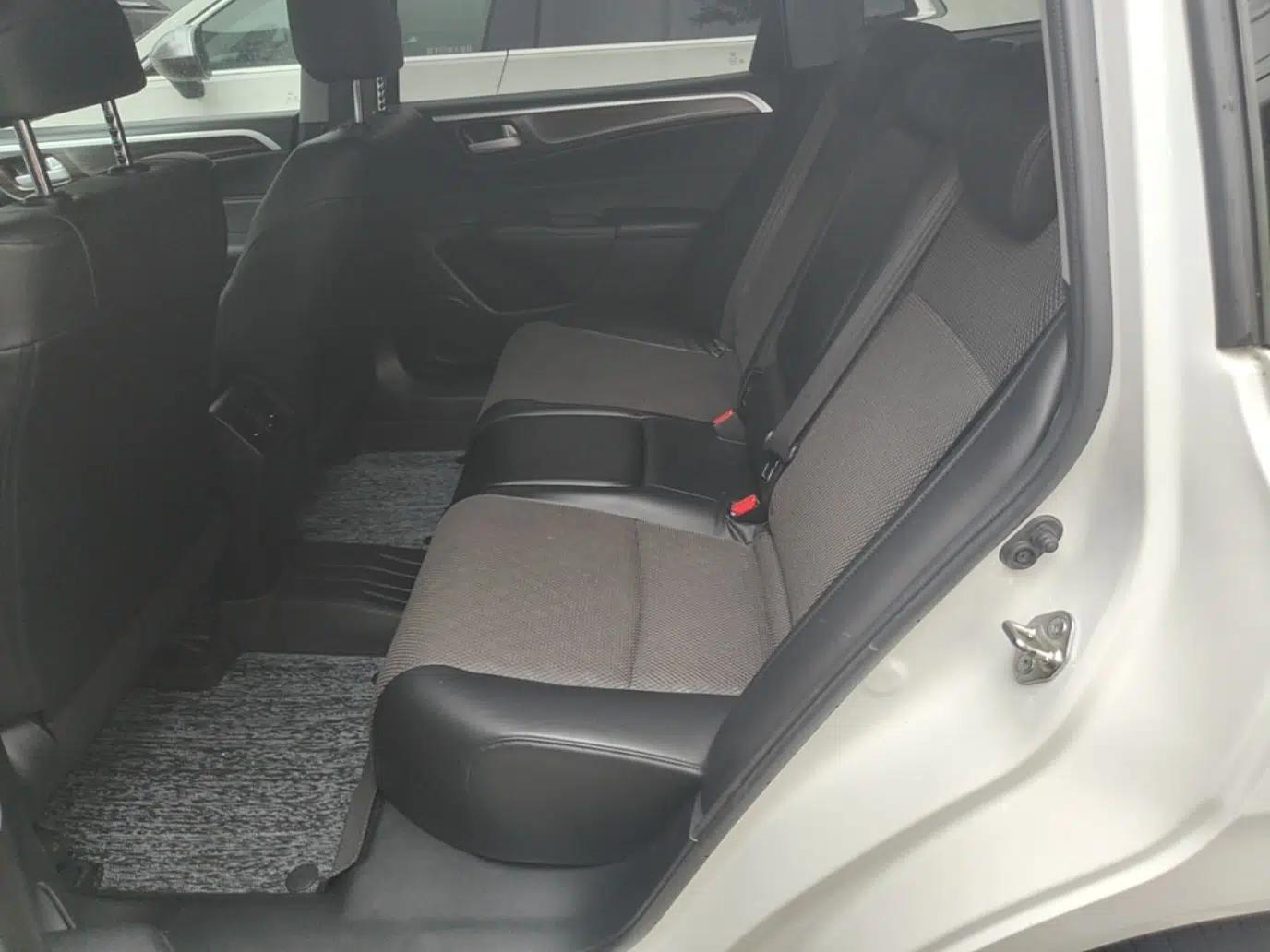 Honda Jade 2017 1.8L automatic Comfort version 5 seats — миниатюра 20