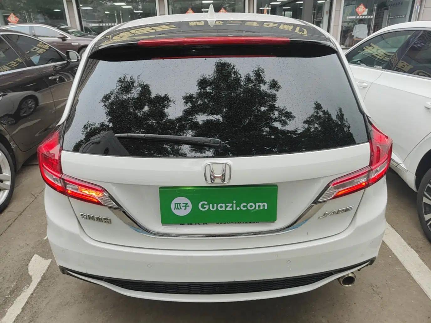 Honda Jade 2017 1.8L automatic Comfort version 5 seats — миниатюра 5