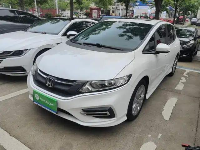 Honda Jade 2017 1.8L automatic Comfort version 5 seats