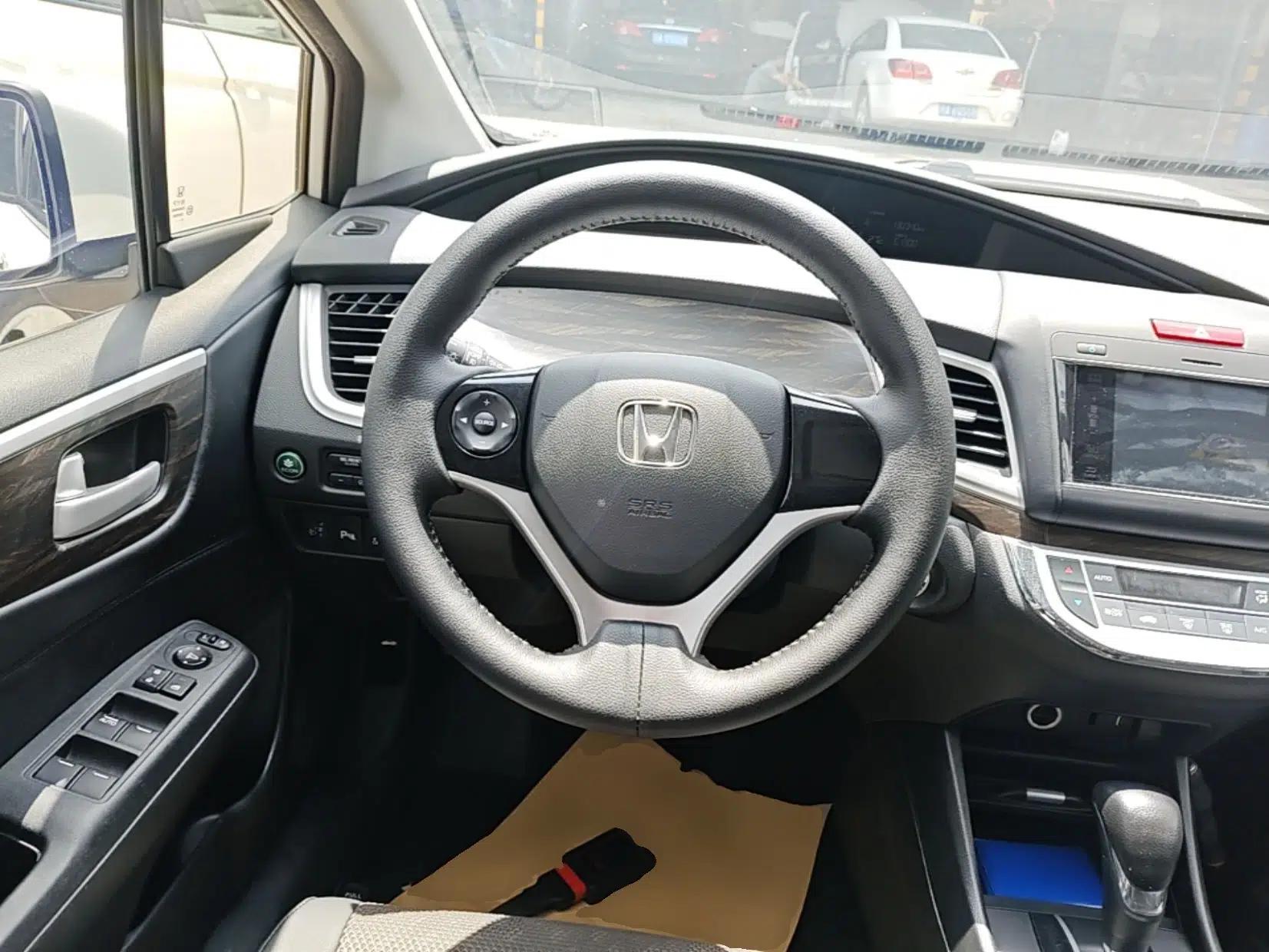 Honda Jade 2017 1.8L automatic Comfort version 5 seats — миниатюра 14