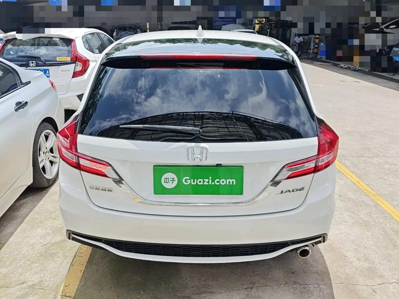 Honda Jade 2017 1.8L automatic Comfort version 5 seats — миниатюра 5