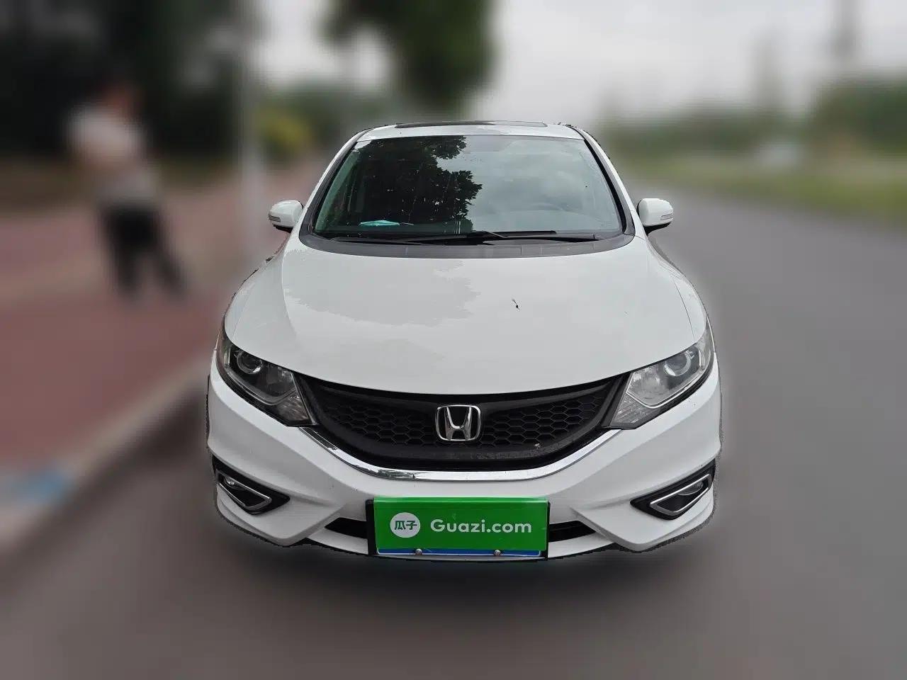 Honda Jade 2014 1.8L Automatic Comfort Elite Version 5 Seats — миниатюра 2