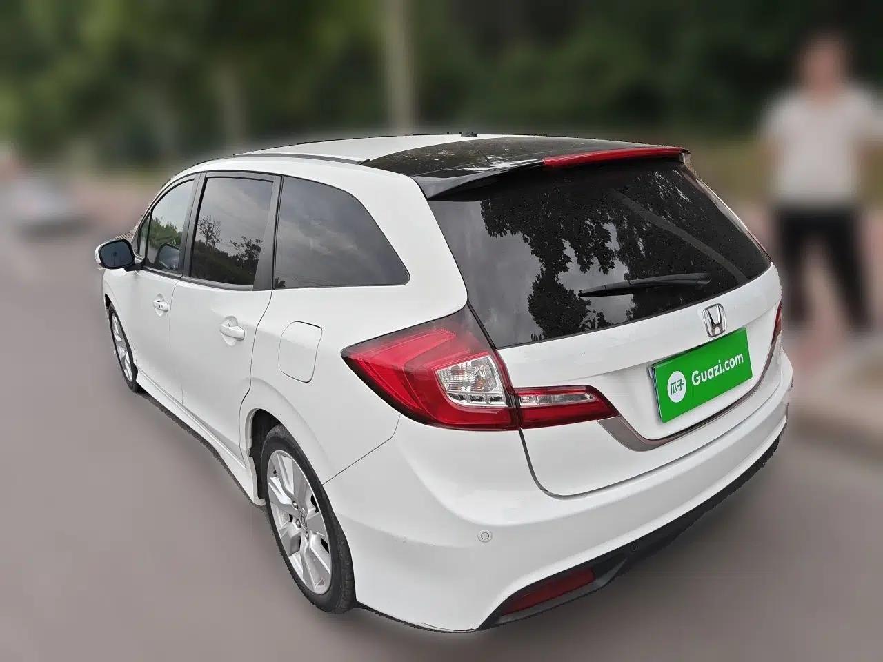 Honda Jade 2014 1.8L Automatic Comfort Elite Version 5 Seats — миниатюра 4