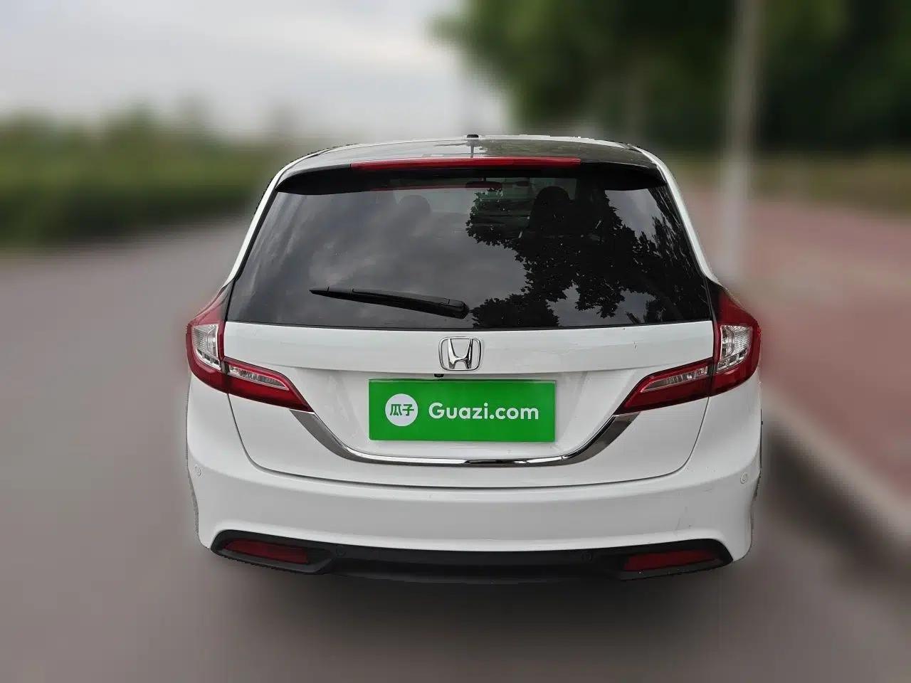 Honda Jade 2014 1.8L Automatic Comfort Elite Version 5 Seats — миниатюра 5