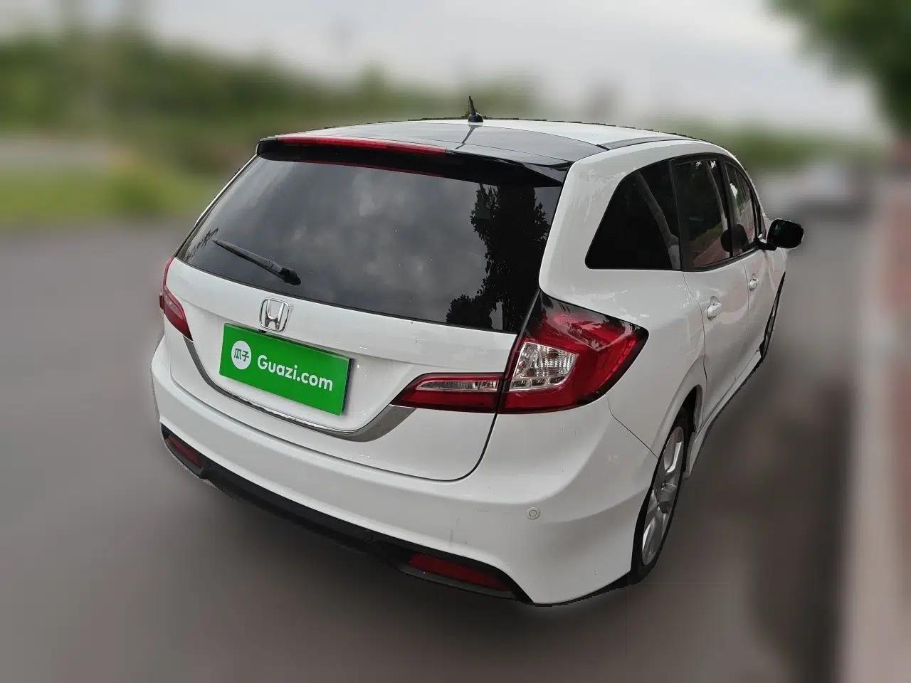 Honda Jade 2014 1.8L Automatic Comfort Elite Version 5 Seats — миниатюра 6