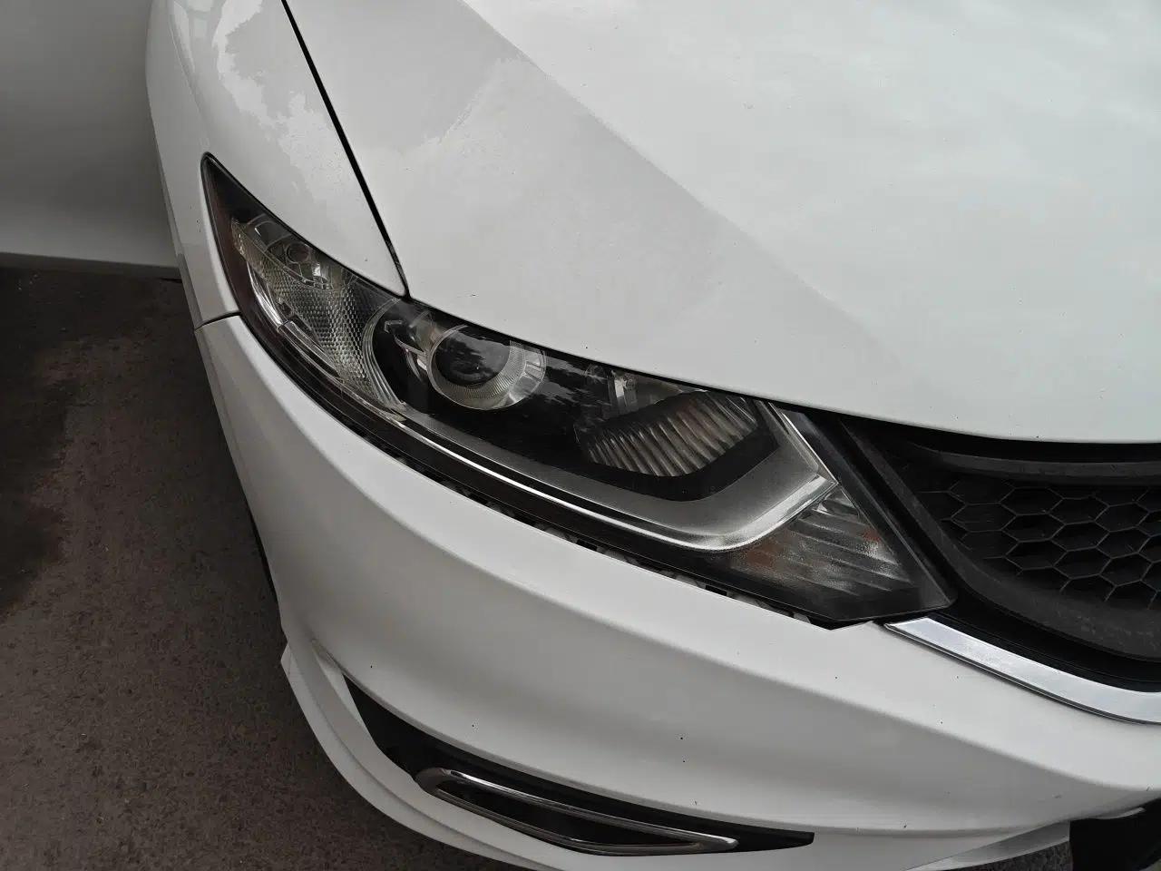 Honda Jade 2014 1.8L Automatic Comfort Elite Version 5 Seats — миниатюра 7