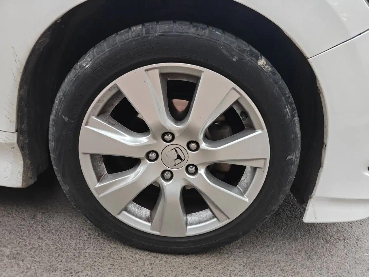 Honda Jade 2014 1.8L Automatic Comfort Elite Version 5 Seats — миниатюра 8
