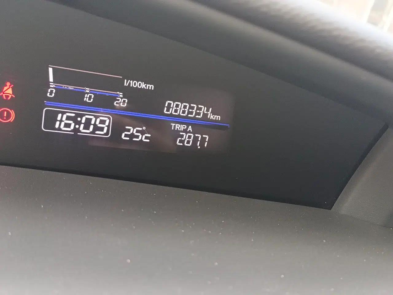 Honda Jade 2013 1.8L CVT Luxury Edition 5 seats — миниатюра 13