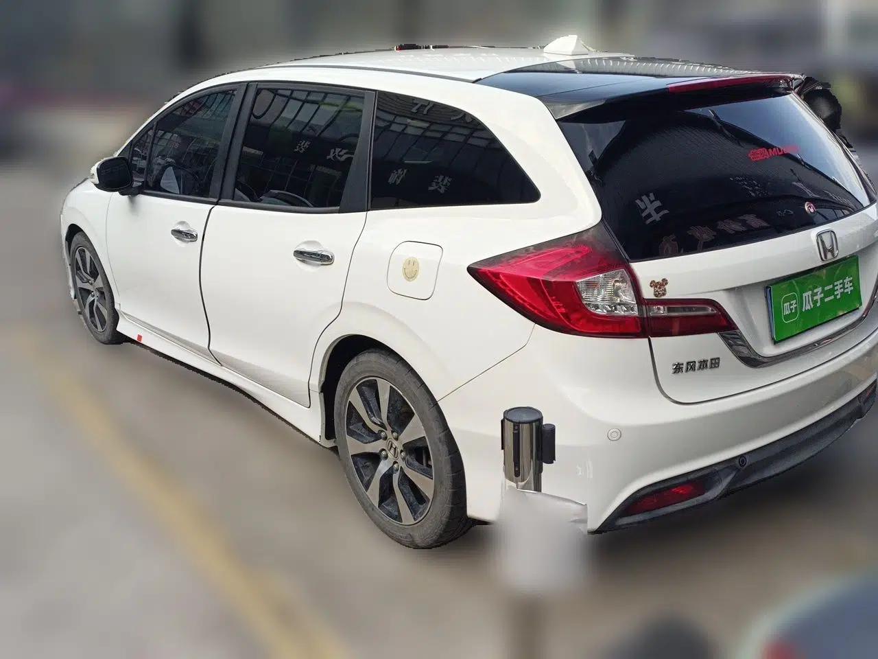 Honda Jade 2013 1.8L CVT Luxury Edition 5 seats — миниатюра 4