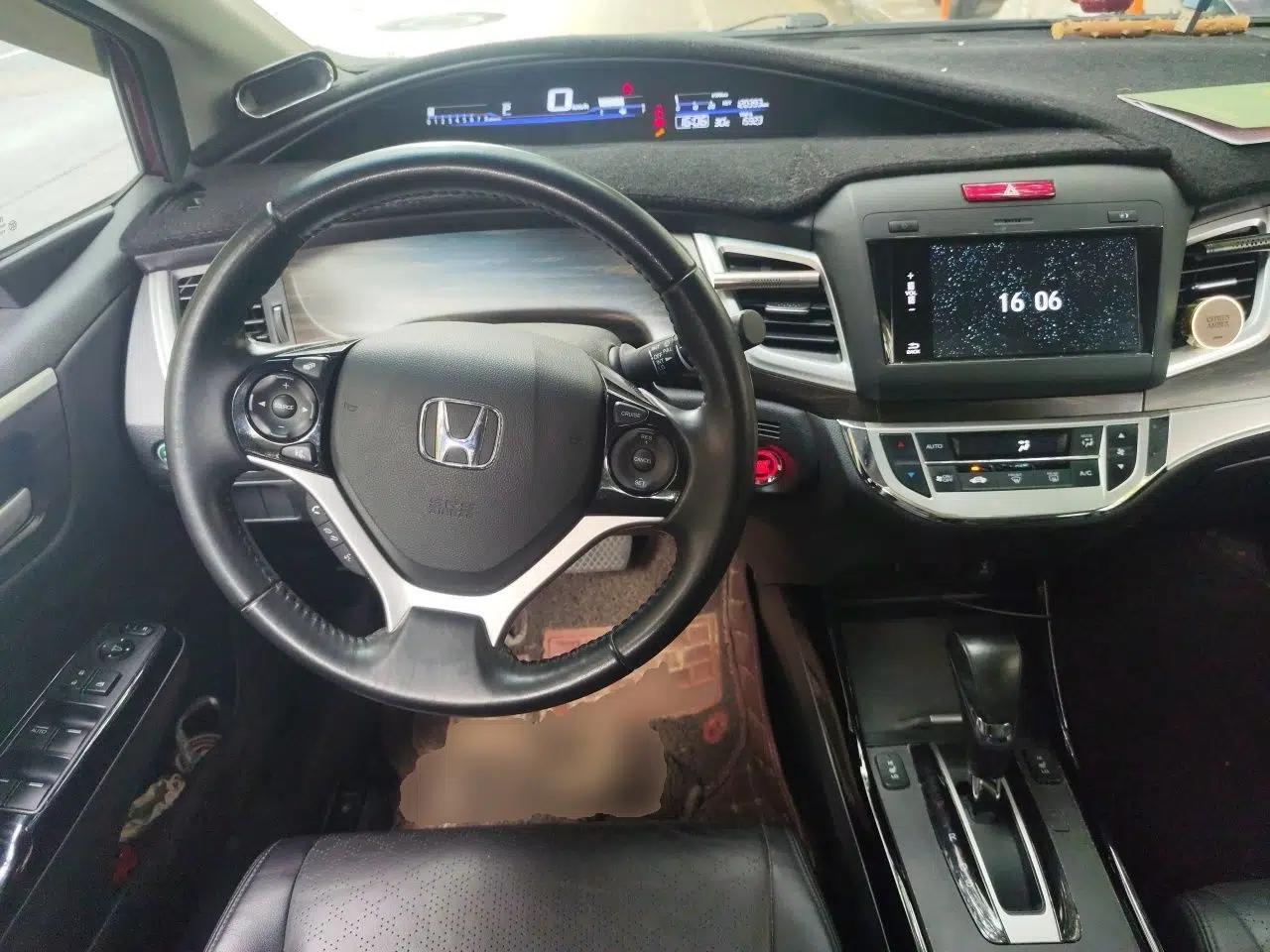 Honda Jade 2017 210 TURBO CVT Luxury Edition 5 Seats — миниатюра 11