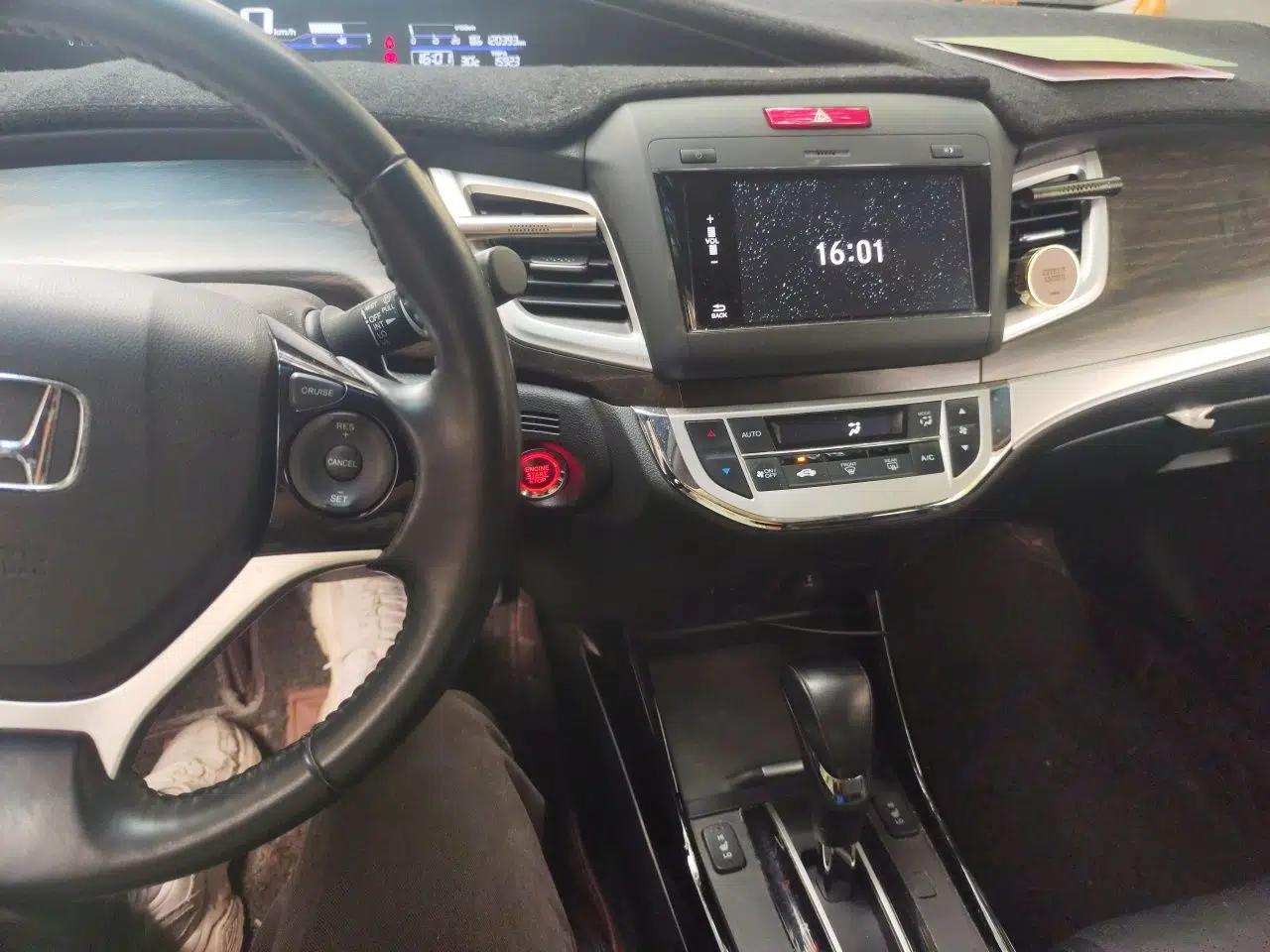 Honda Jade 2017 210 TURBO CVT Luxury Edition 5 Seats — миниатюра 14