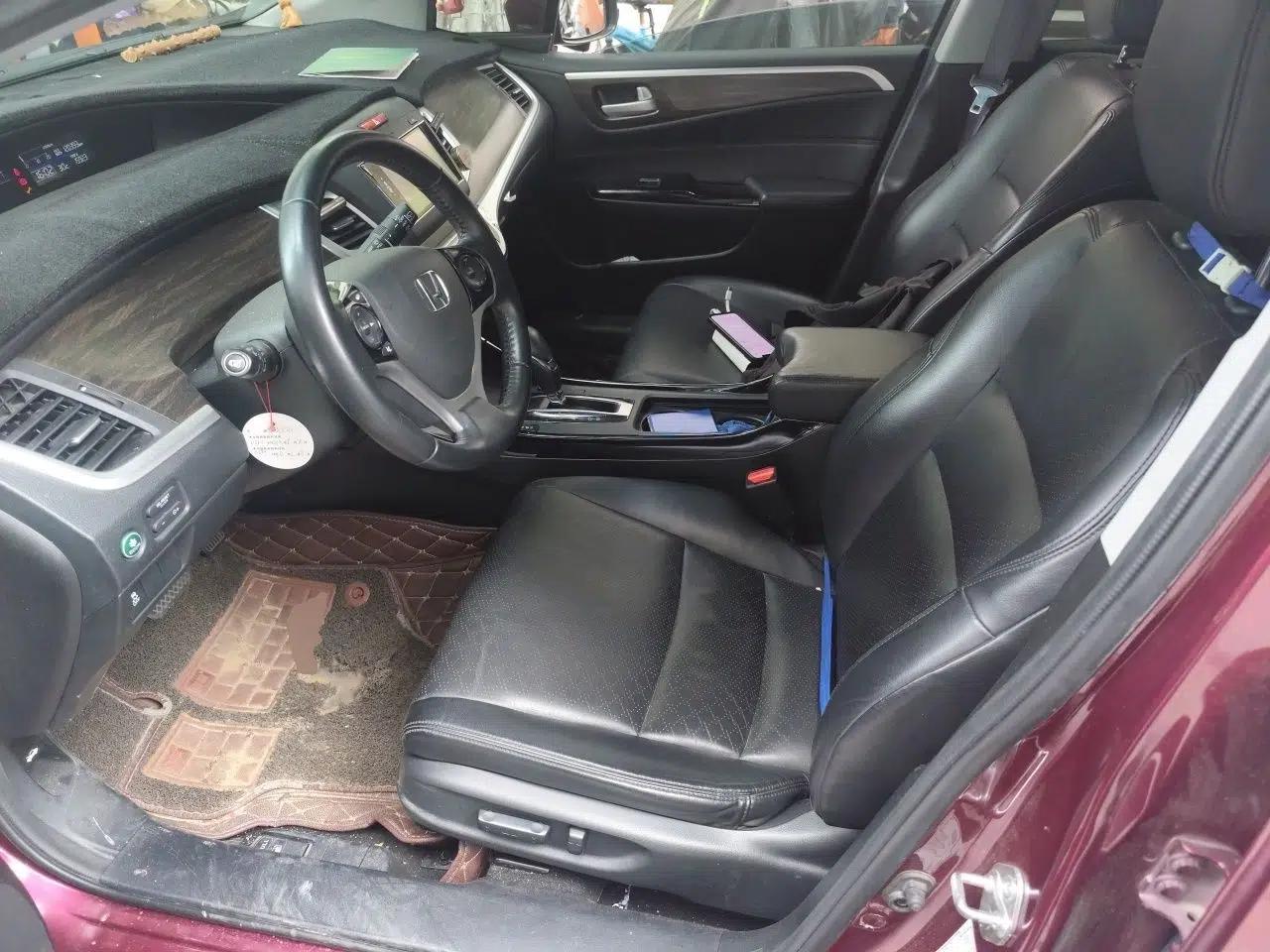 Honda Jade 2017 210 TURBO CVT Luxury Edition 5 Seats — миниатюра 16