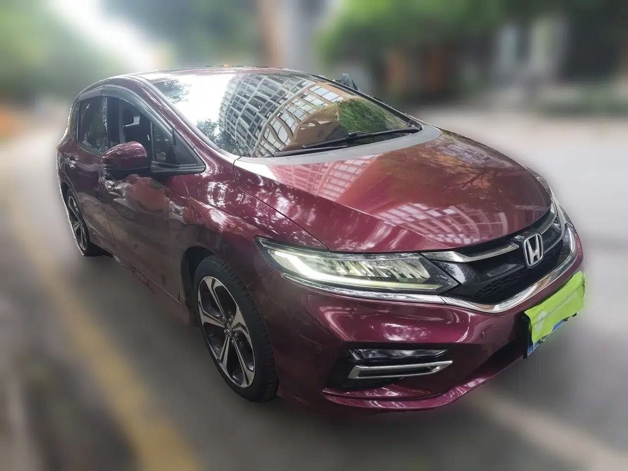 Honda Jade 2017 210 TURBO CVT Luxury Edition 5 Seats — миниатюра 3