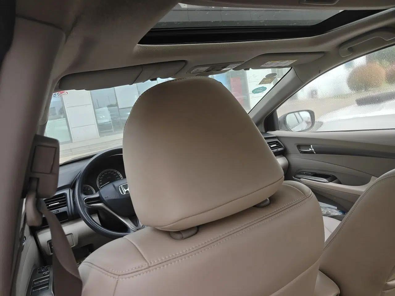Honda City Classic 2012 1.5L Automatic Elite Edition — миниатюра 19