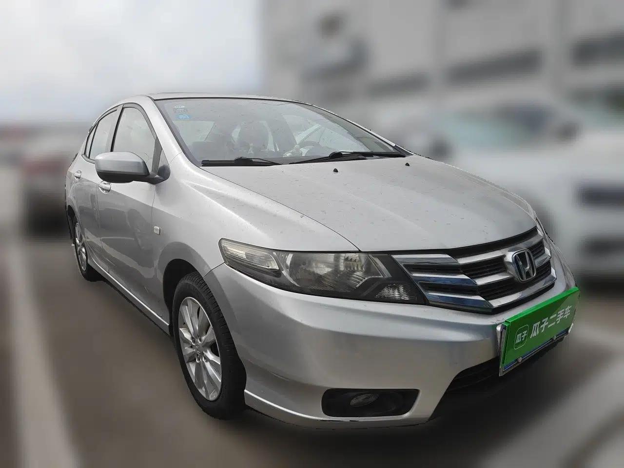 Honda City Classic 2012 1.5L Automatic Elite Edition — миниатюра 3