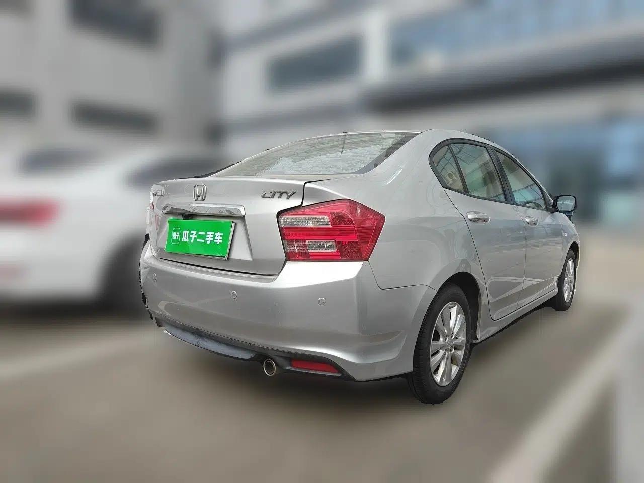 Honda City Classic 2012 1.5L Automatic Elite Edition — миниатюра 6