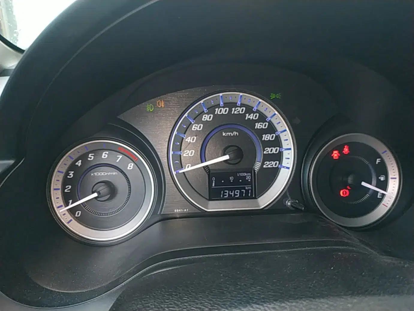 Honda City Classic 2014 Style 1.5L Manual Elite Edition — миниатюра 15