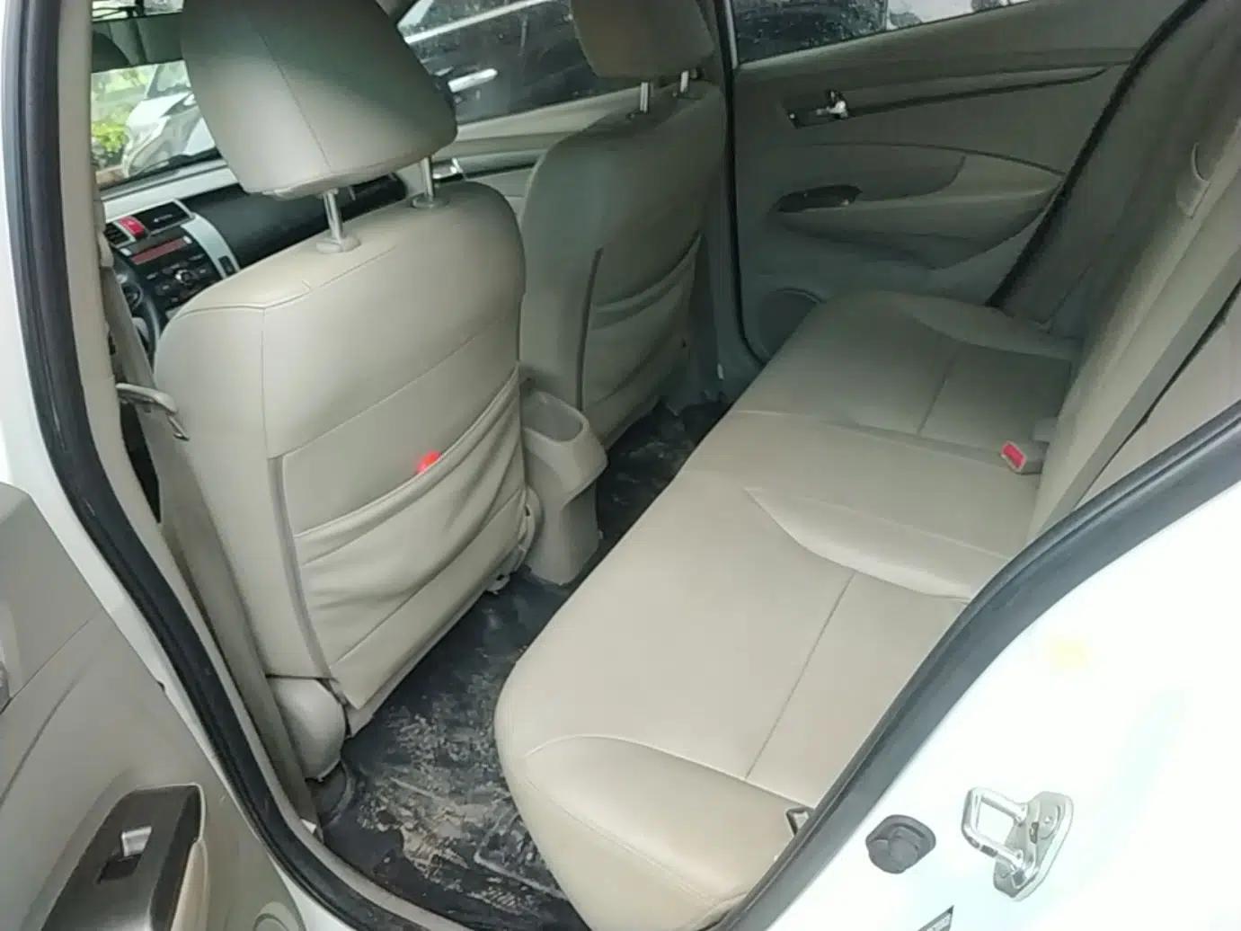 Honda City Classic 2014 Style 1.5L Manual Elite Edition — миниатюра 20