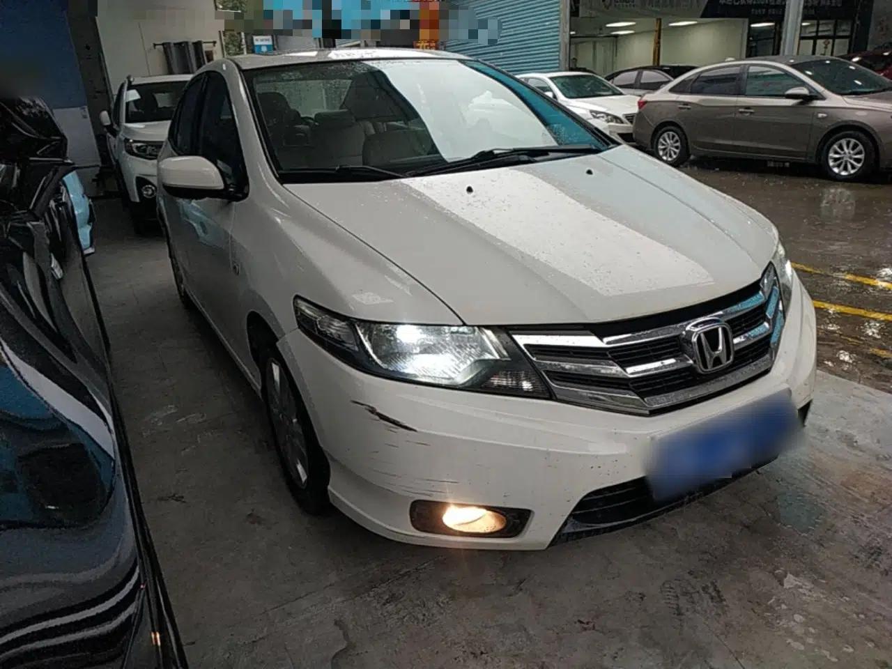 Honda City Classic 2014 Style 1.5L Manual Elite Edition — миниатюра 3