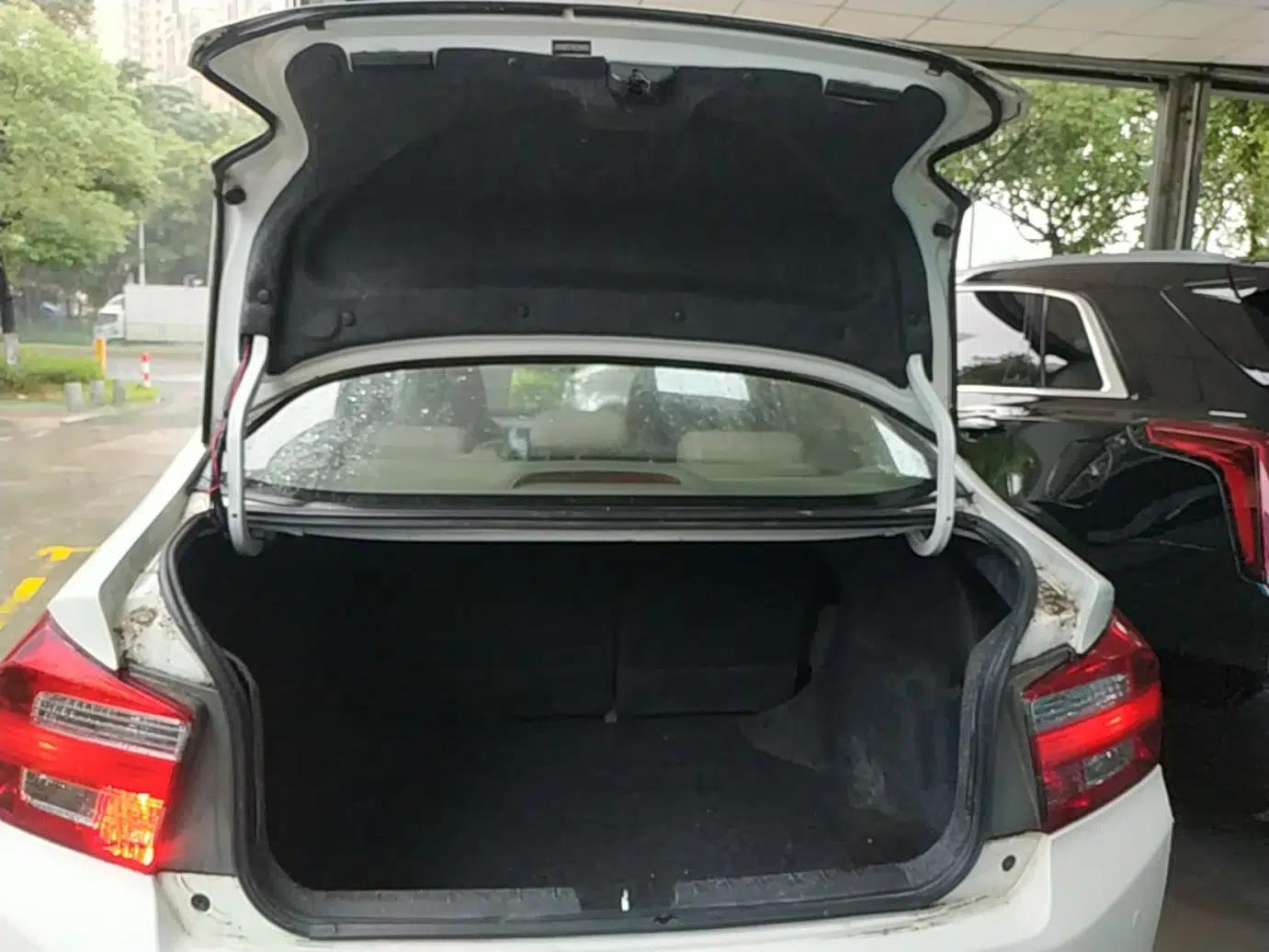 Honda City Classic 2014 Style 1.5L Manual Elite Edition — миниатюра 22