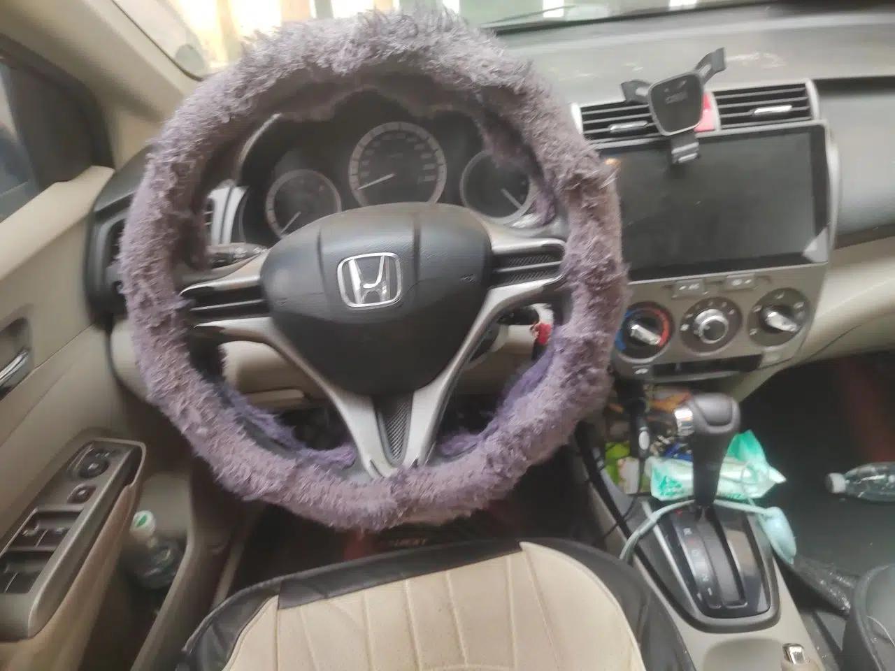 Honda City Classic 2014 Style 1.5L Automatic Elite Edition — миниатюра 11