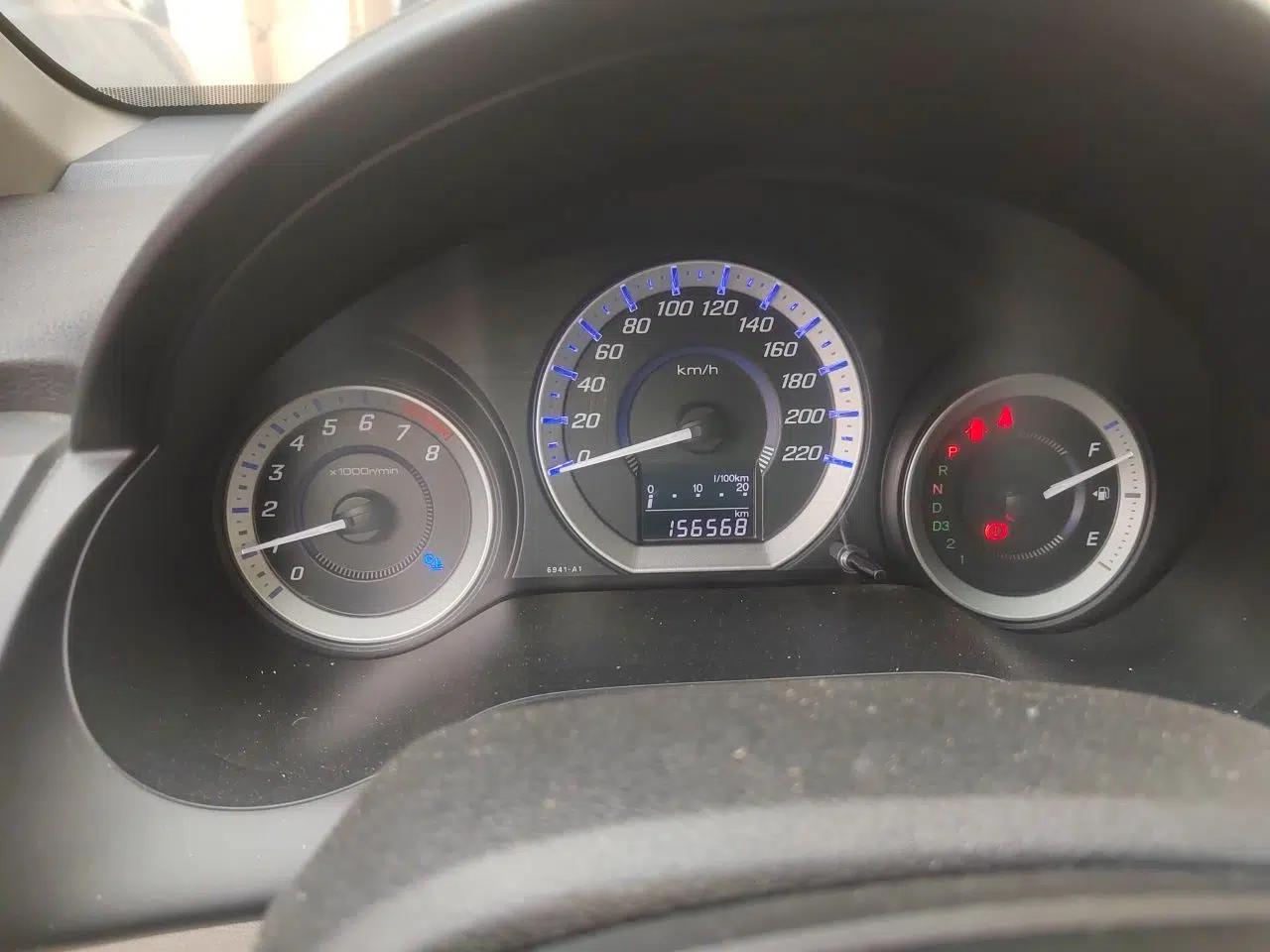 Honda City Classic 2014 Style 1.5L Automatic Elite Edition — миниатюра 12