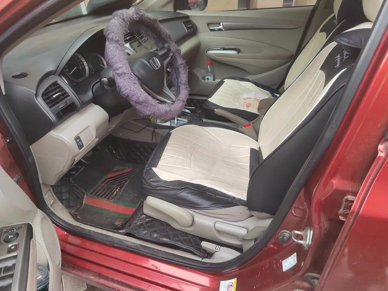 Honda City Classic 2014 Style 1.5L Automatic Elite Edition — миниатюра 16