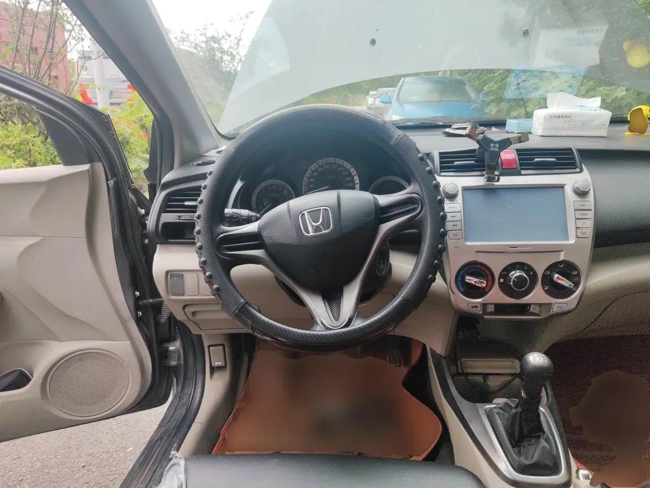 Honda City Classic 2012 1.5L manual Elite Edition — миниатюра 11