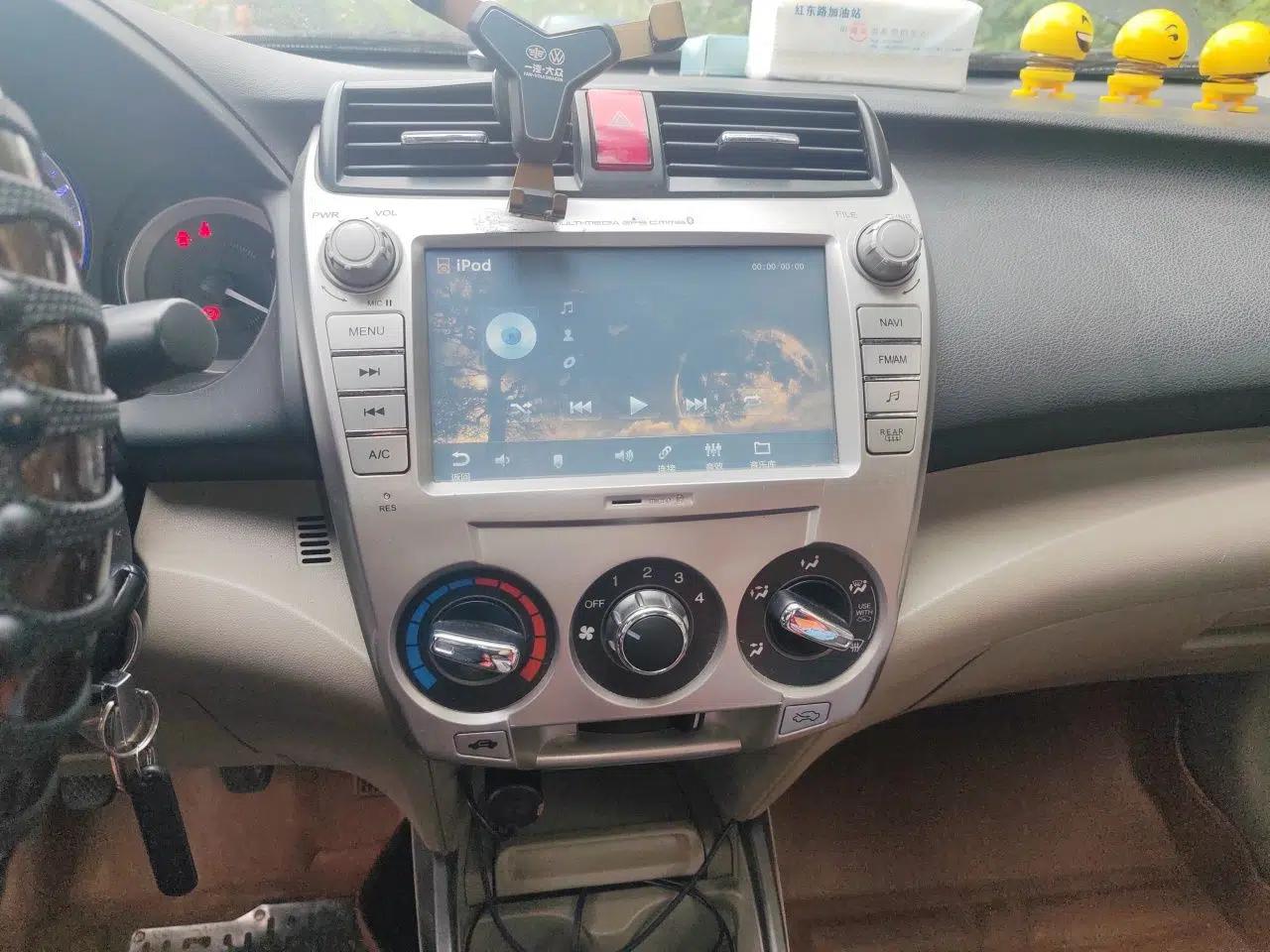 Honda City Classic 2012 1.5L manual Elite Edition — миниатюра 14