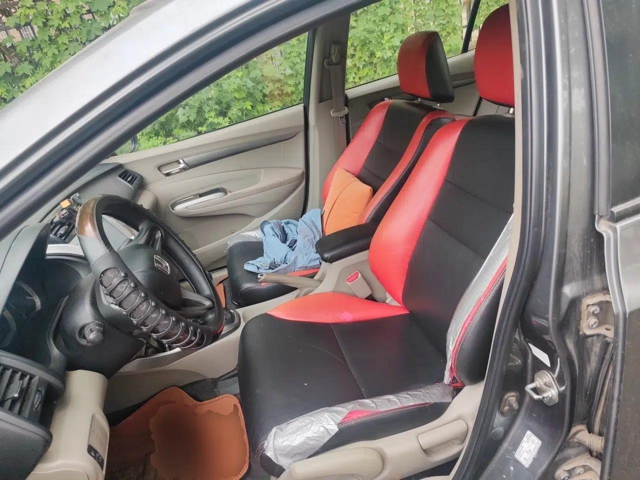 Honda City Classic 2012 1.5L manual Elite Edition — миниатюра 16