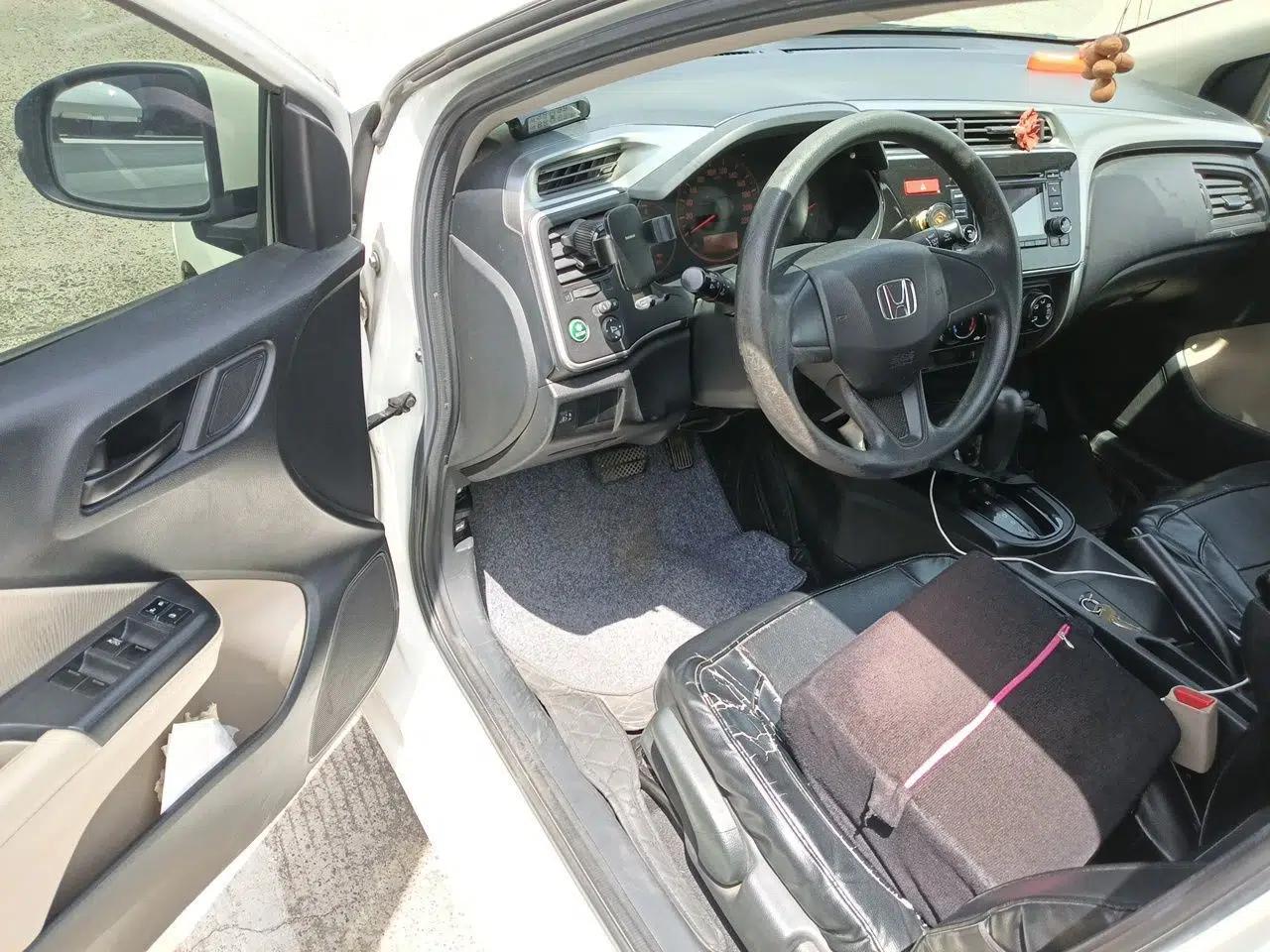 Honda City 2015 1.5L CVT Comfort Version — миниатюра 17