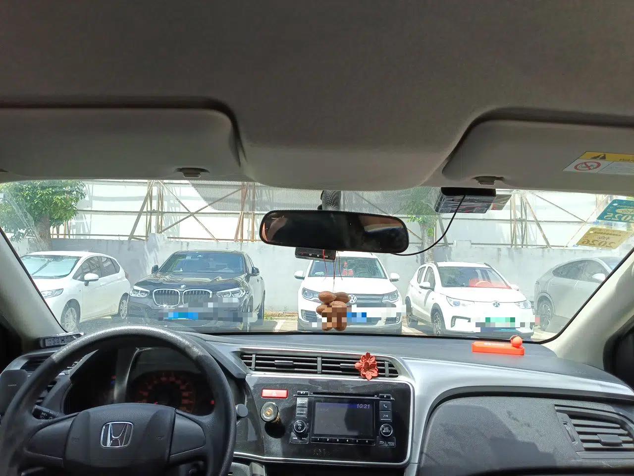 Honda City 2015 1.5L CVT Comfort Version — миниатюра 19