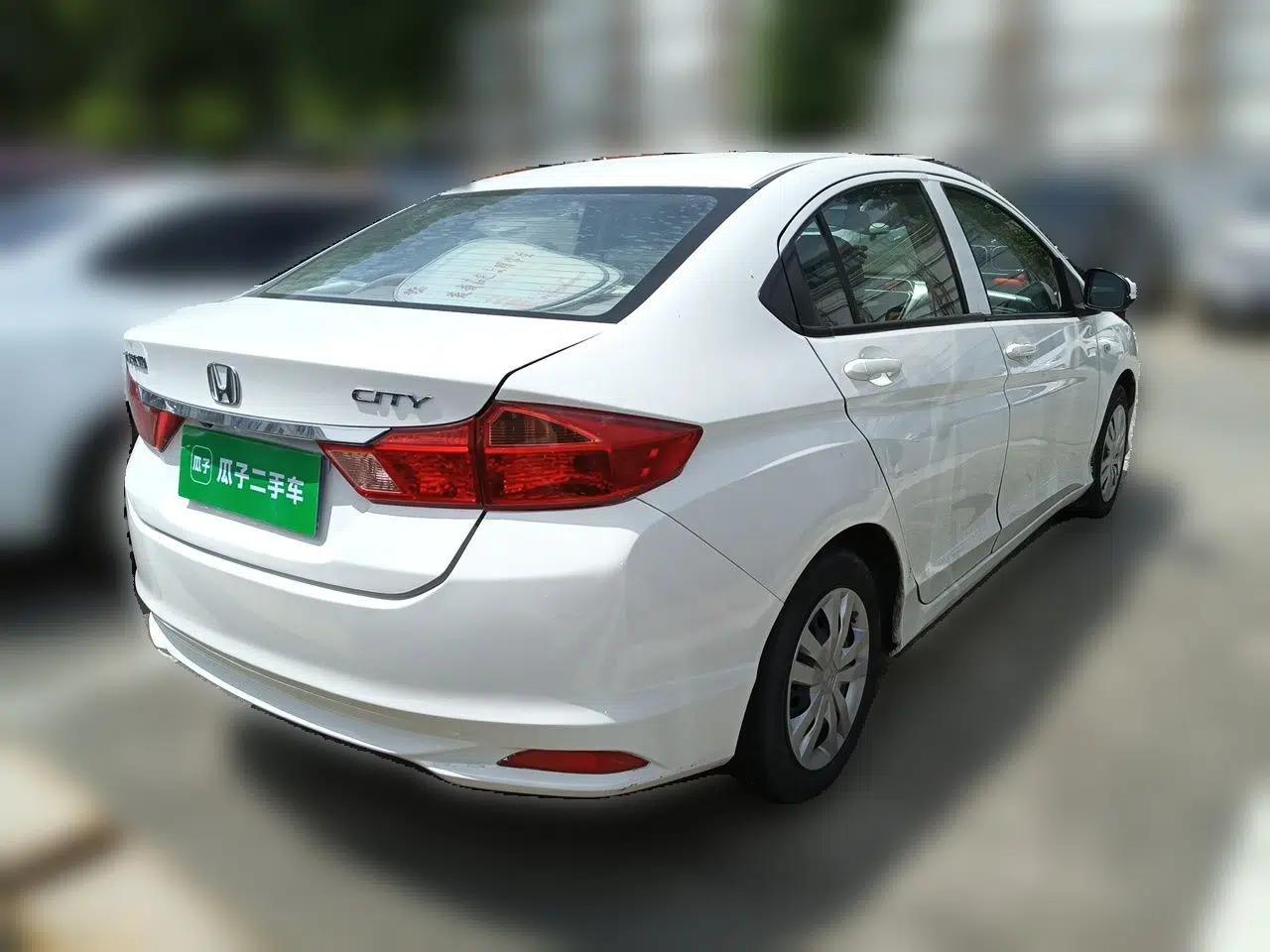 Honda City 2015 1.5L CVT Comfort Version — миниатюра 6