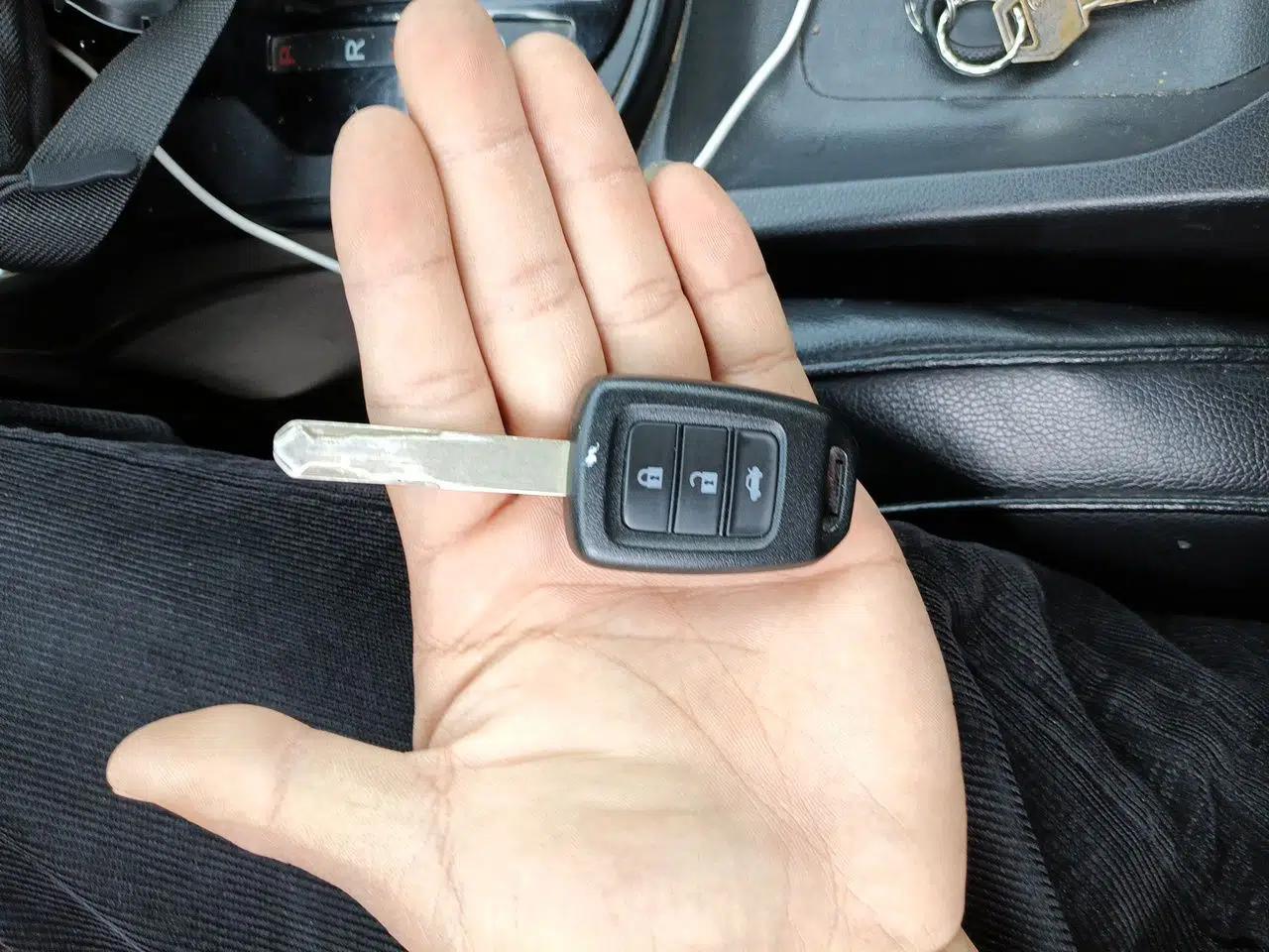 Honda City 2015 1.5L CVT Comfort Version — миниатюра 9