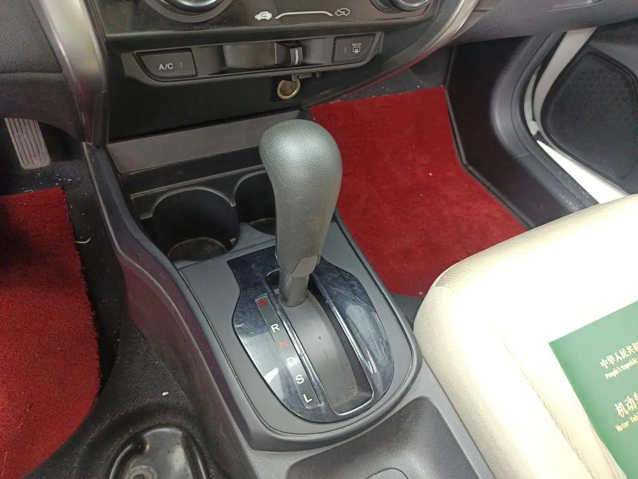 Honda City 2015 1.5L CVT Comfort Version — миниатюра 15