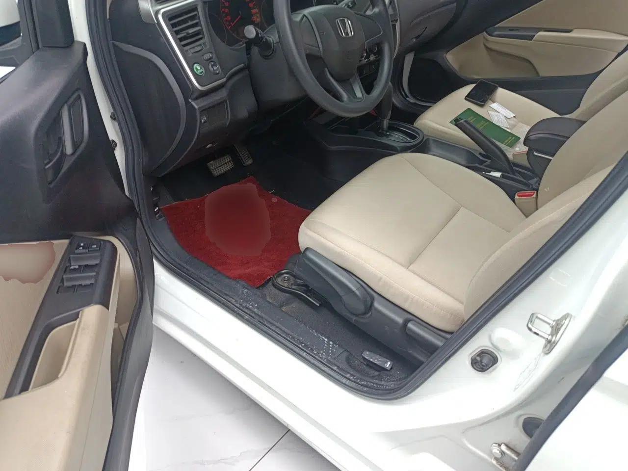 Honda City 2015 1.5L CVT Comfort Version — миниатюра 17