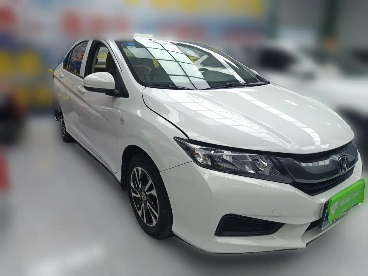 Honda City 2015 1.5L CVT Comfort Version — миниатюра 3