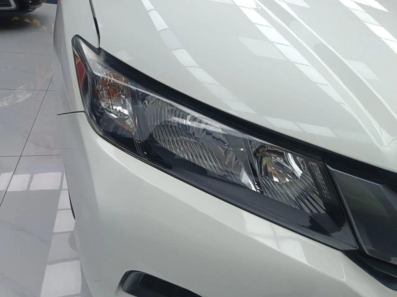 Honda City 2015 1.5L CVT Comfort Version — миниатюра 7