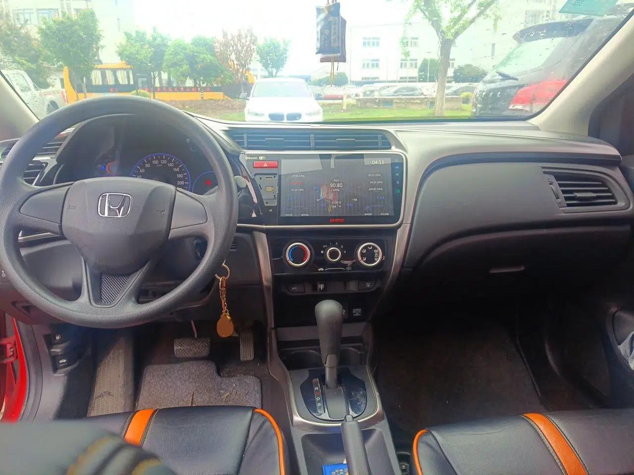 Honda City 2015 1.5L CVT Luxury Edition — миниатюра 10
