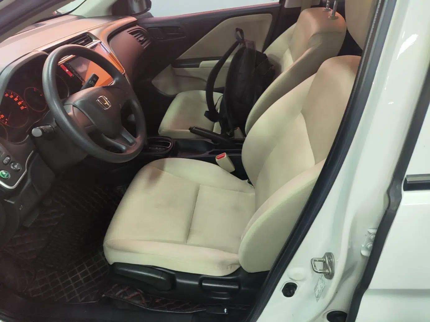 Honda City 2017 1.5L CVT Comfort Version — миниатюра 18