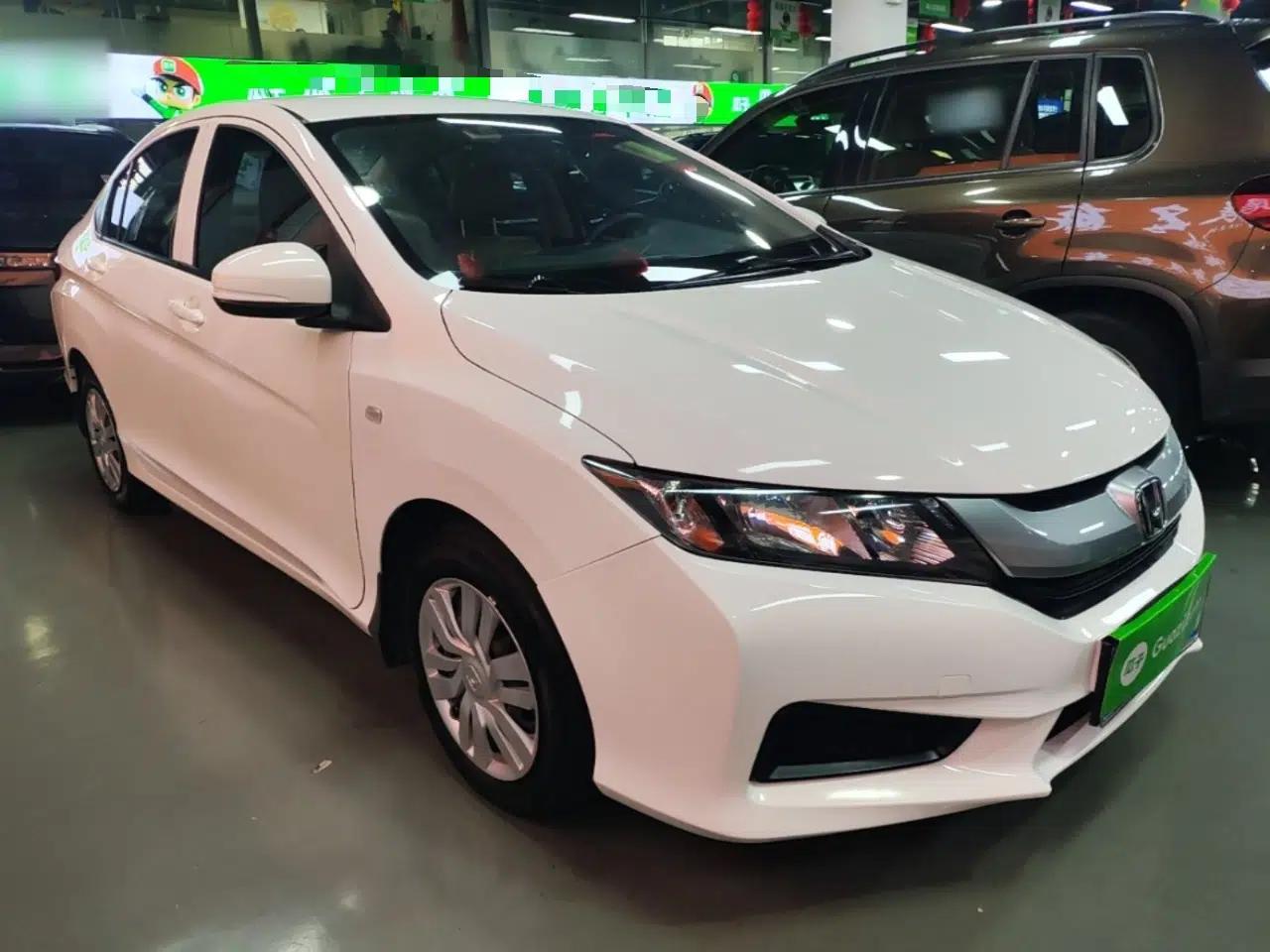 Honda City 2017 1.5L CVT Comfort Version — миниатюра 3