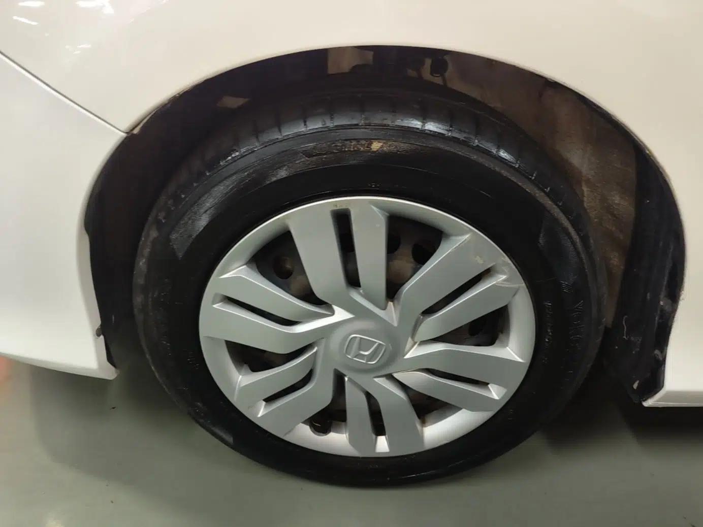 Honda City 2017 1.5L CVT Comfort Version — миниатюра 8