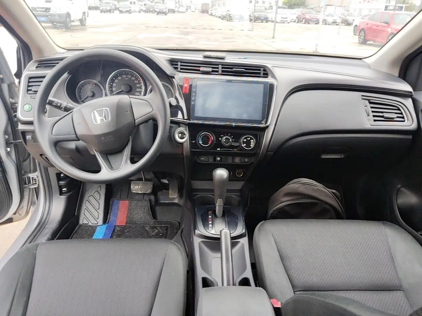 Honda City 2018 1.5L CVT Dynamic Edition — миниатюра 13