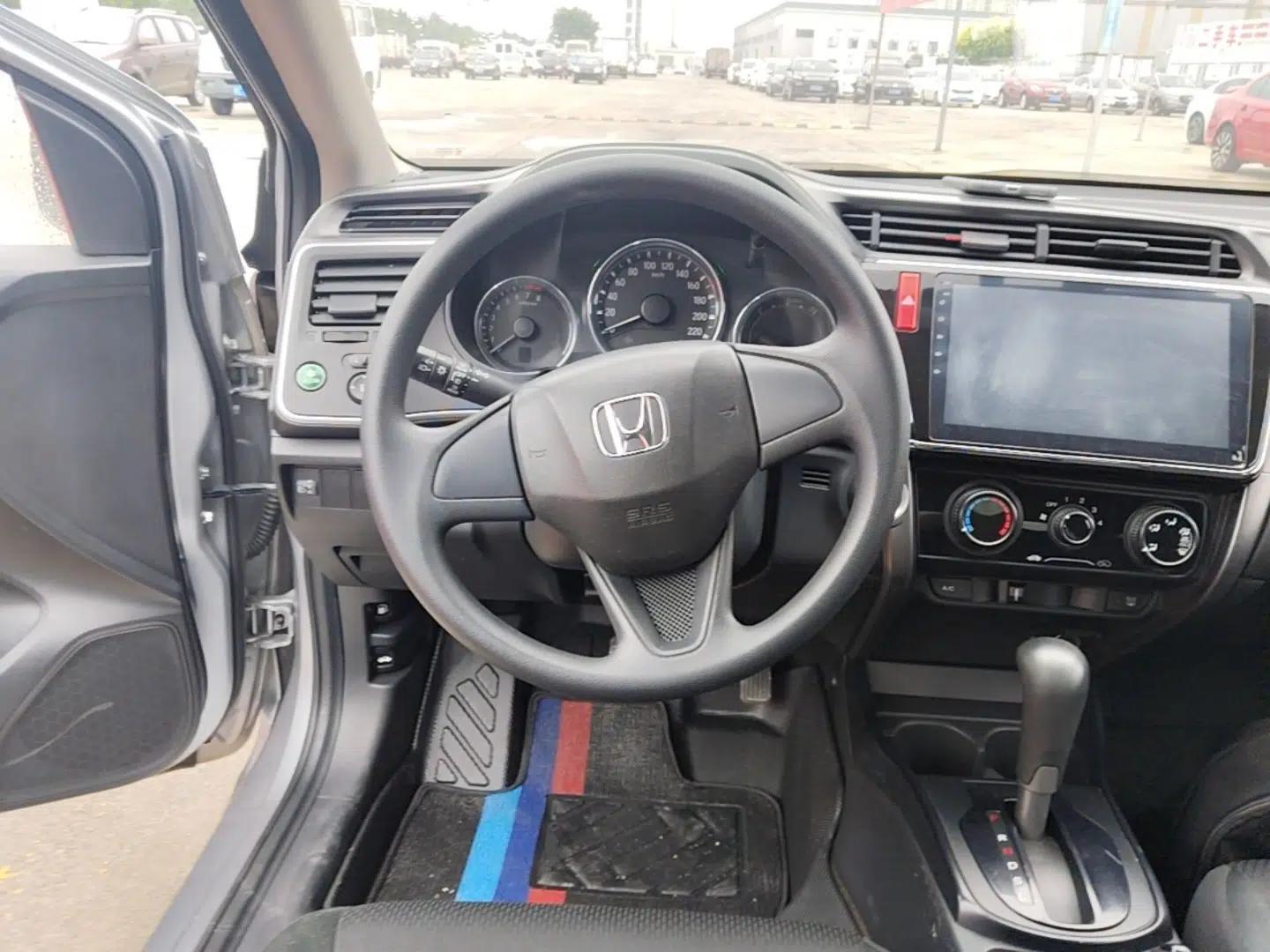 Honda City 2018 1.5L CVT Dynamic Edition — миниатюра 14