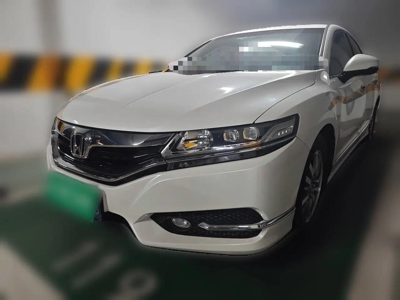 Honda Spirior 2015 2.0L Prestige Edition — миниатюра 1
