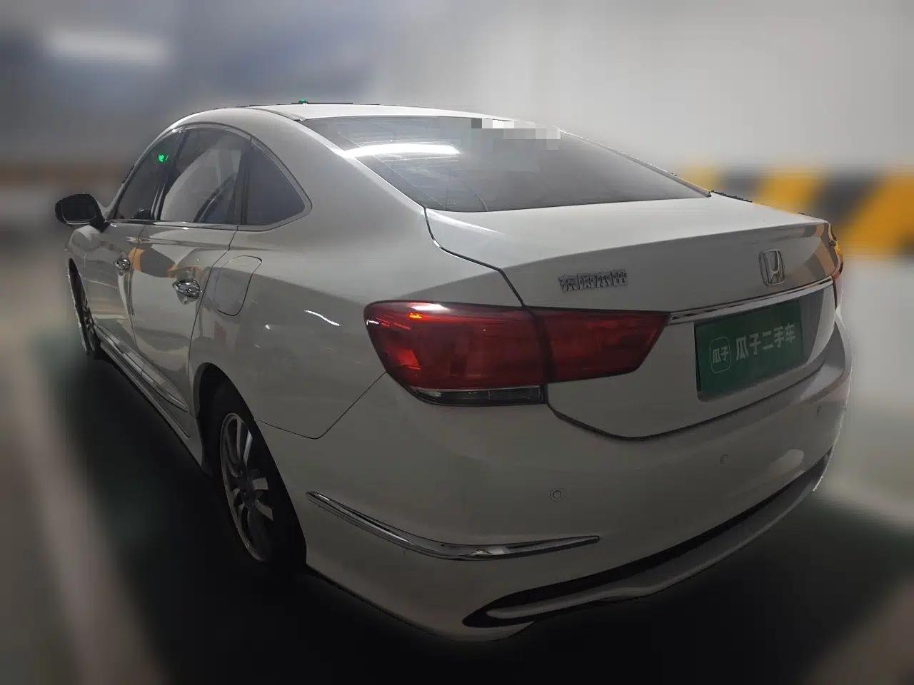 Honda Spirior 2015 2.0L Prestige Edition — миниатюра 4