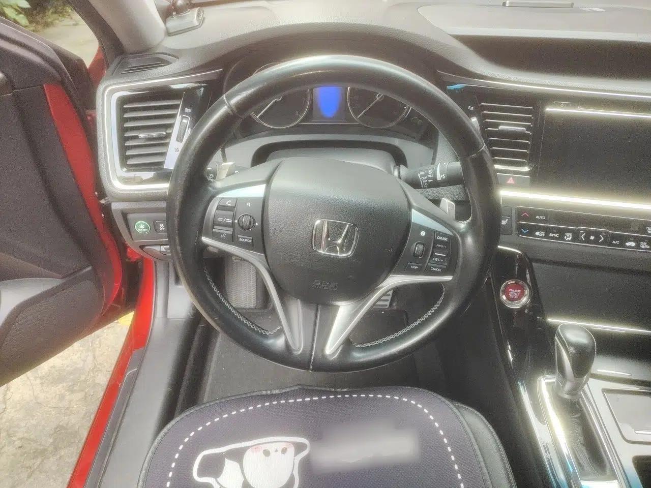 Honda Spirior 2015 2.0L Collector's Edition — миниатюра 11