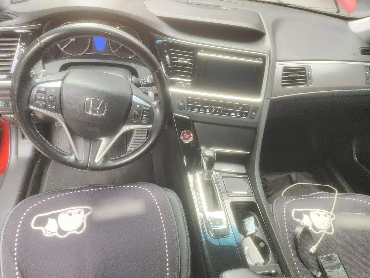 Honda Spirior 2015 2.0L Collector's Edition — миниатюра 10