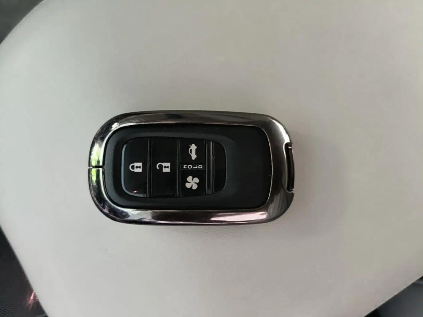 Honda Accord New Energy 2023 2.0L ePHEV Flagship Edition — миниатюра 12