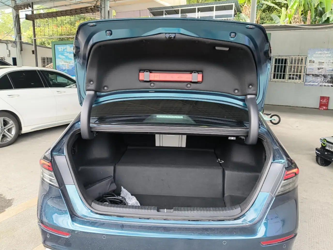 Honda Accord New Energy 2023 2.0L ePHEV Flagship Edition — миниатюра 22